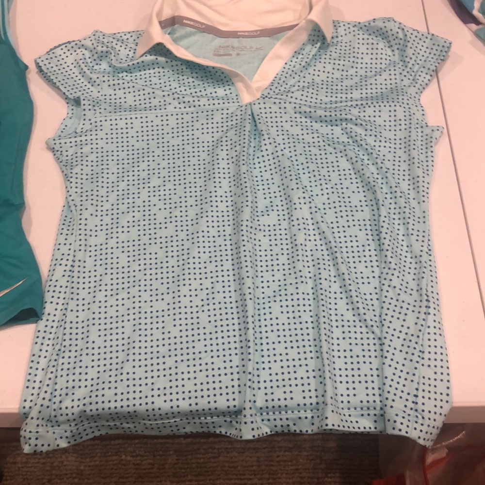 Nike Golf Girls Top 11-12 light blue with navy polka dots and cute cap sleeve